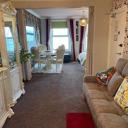 "The Italian" Seafront Apartment Eastbourne Luaran gambar