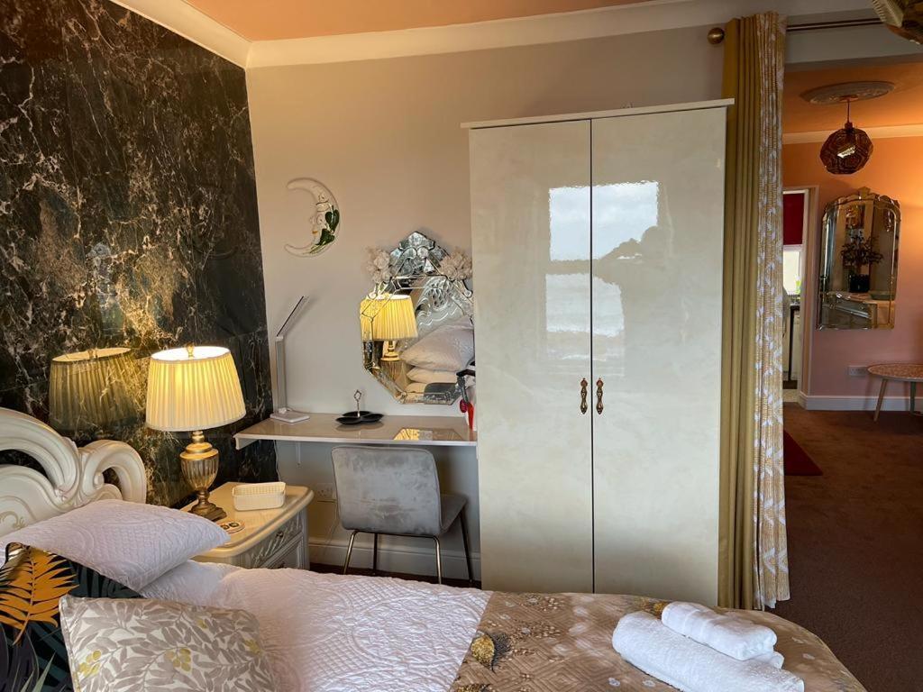 "The Italian" Seafront Apartment Eastbourne Luaran gambar