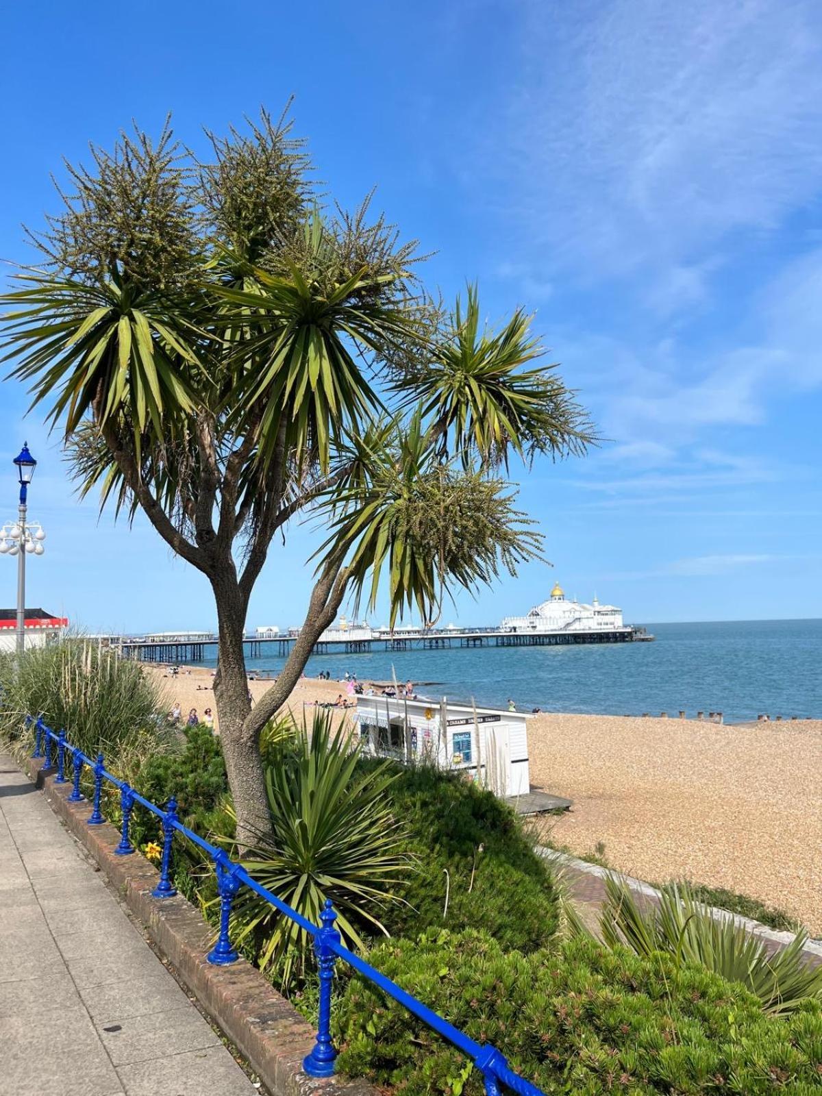 "The Italian" Seafront Apartment Eastbourne Luaran gambar